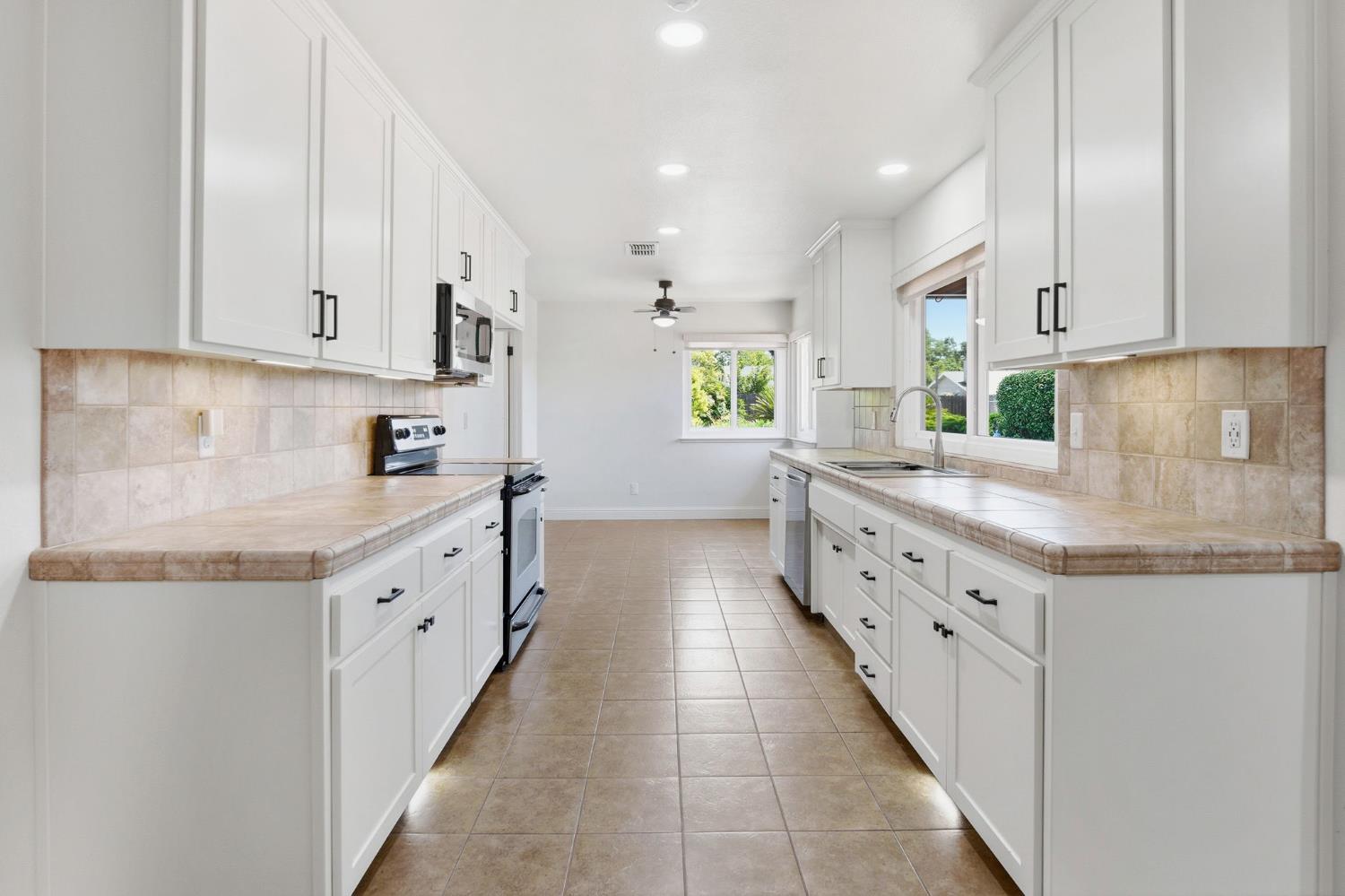 4625 5th Street Rocklin, CA 95677 - Photo 10 of 31