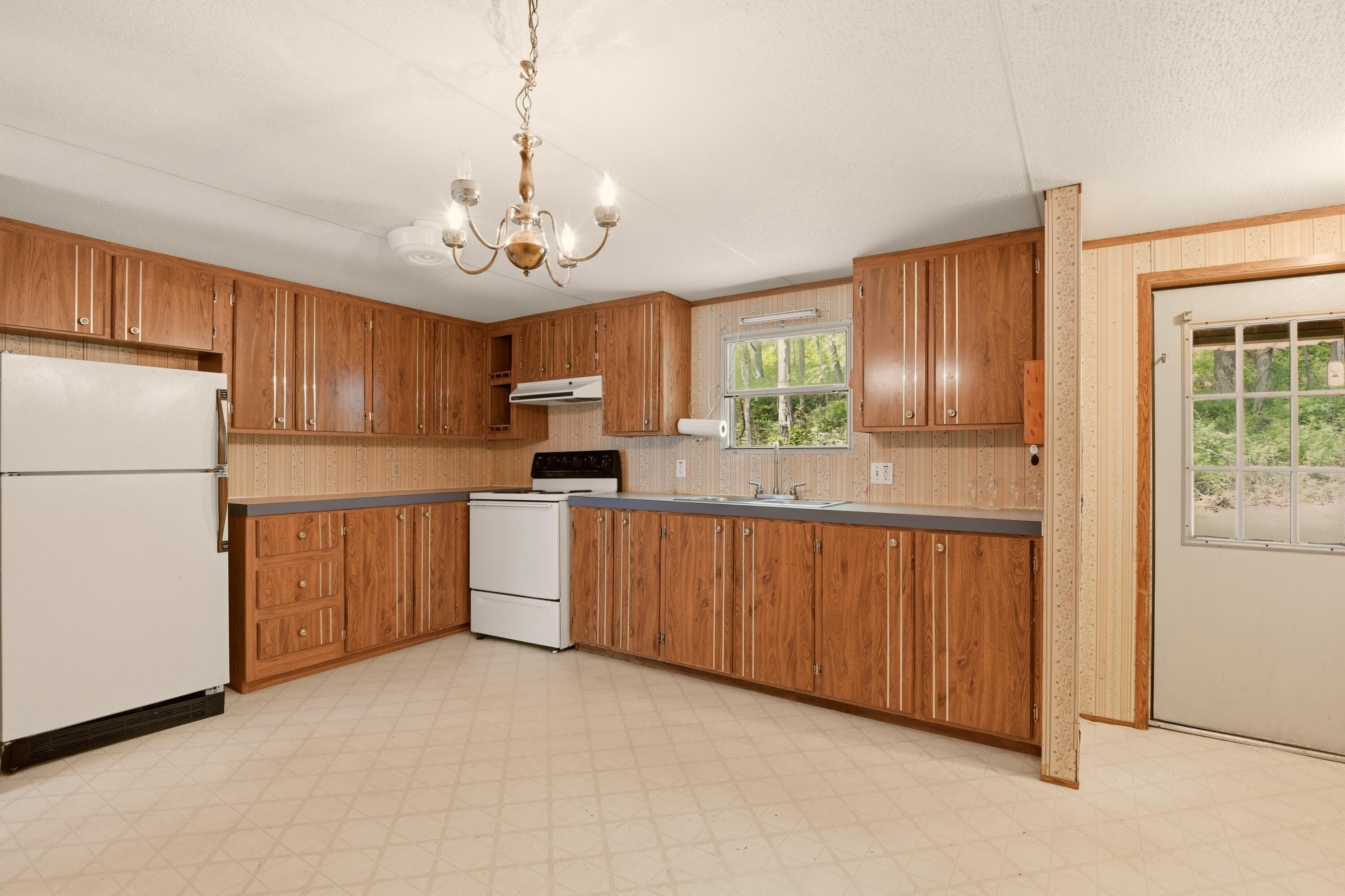 165 Chestnut Rdg Drive Southeast Callaway, VA 24067 - Photo 12 of 46 11 DSC_2101