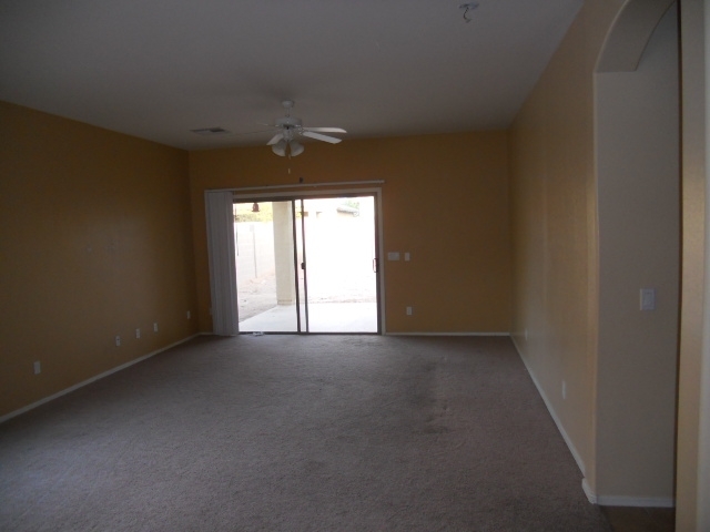 10232 West Chipman Road Tolleson, AZ 85353 - Photo 5 of 30 023-254597-livingroom - copy