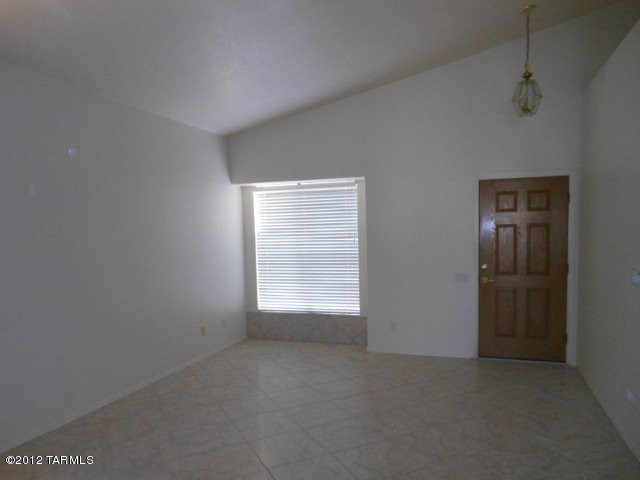 10065 East English Woods Road Tucson, AZ 85748 - Photo 7 of 8