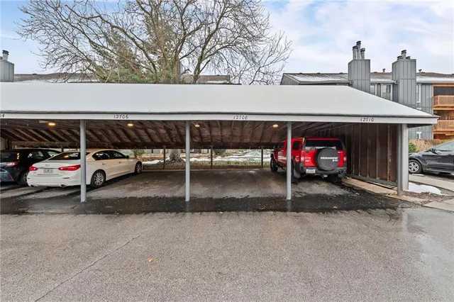 $165,000 | 12708 West 110th Terrace, Overland Park, KS 66210