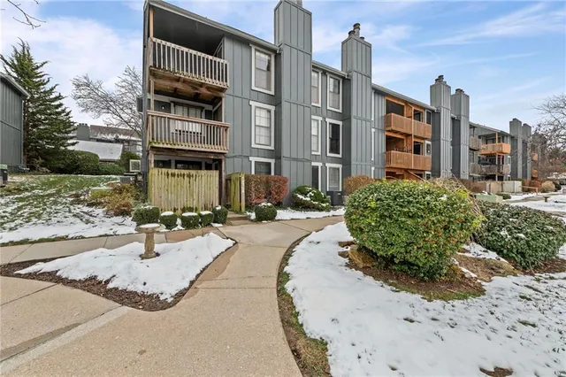 $165,000 | 12708 West 110th Terrace, Overland Park, KS 66210