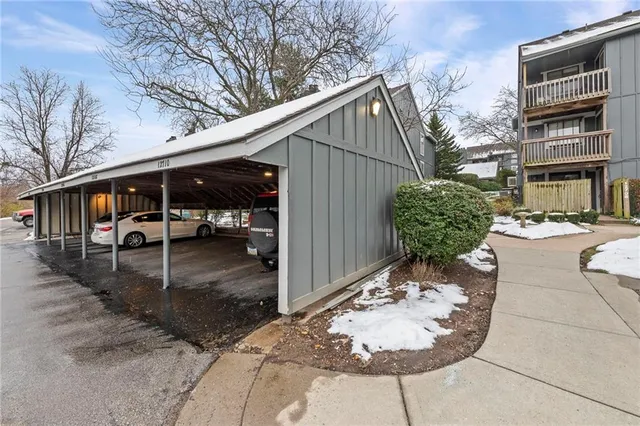 $165,000 | 12708 West 110th Terrace, Overland Park, KS 66210