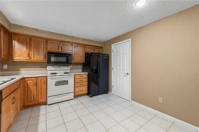 $165,000 | 12708 West 110th Terrace, Overland Park, KS 66210