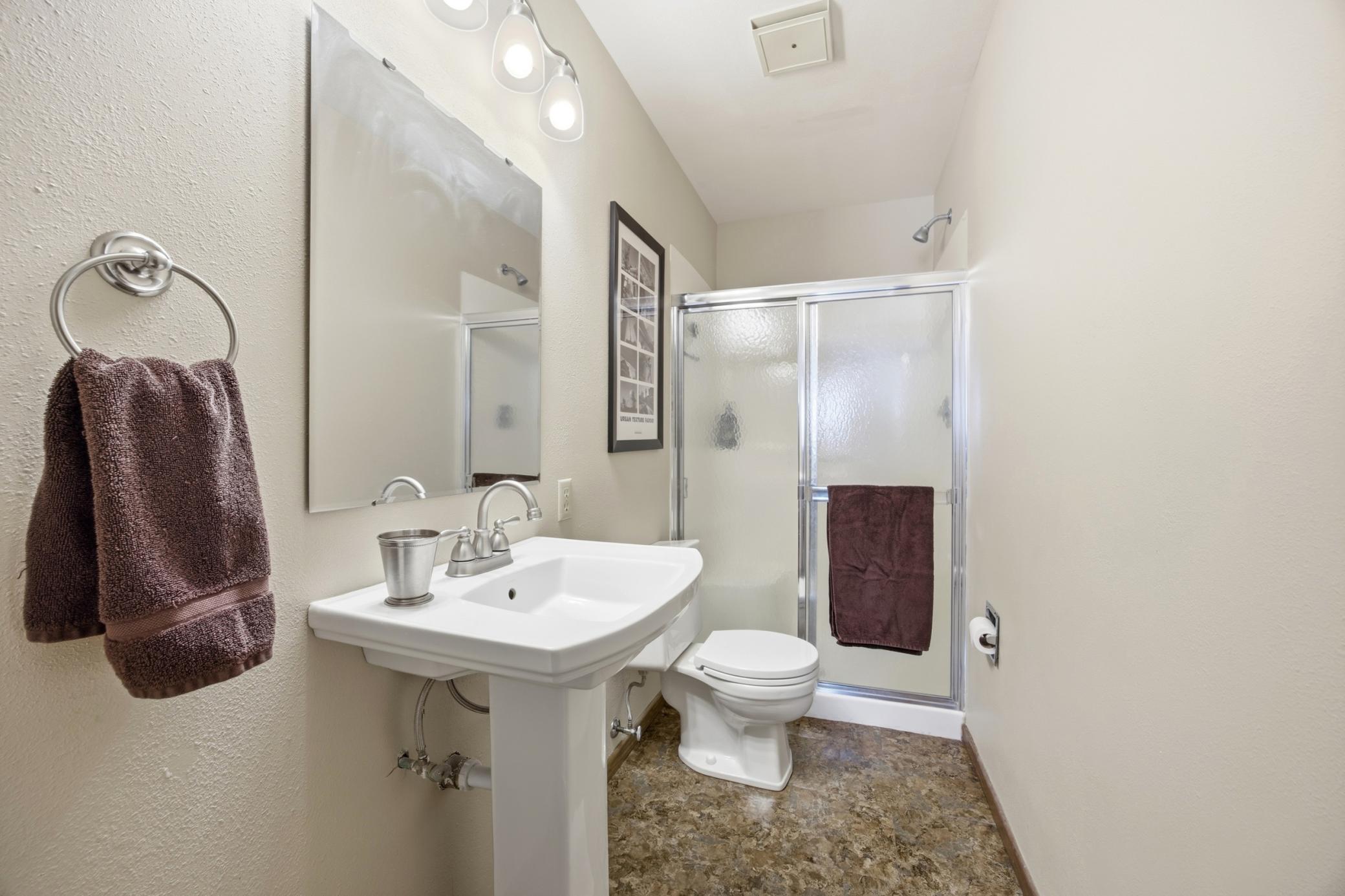 326 10th Avenue South, Unit 2 Fargo, ND 58103 - Photo 23 of 35