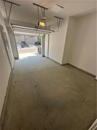 $4,600 | 352 Skylar Court Southeast, Atlanta, GA 30315