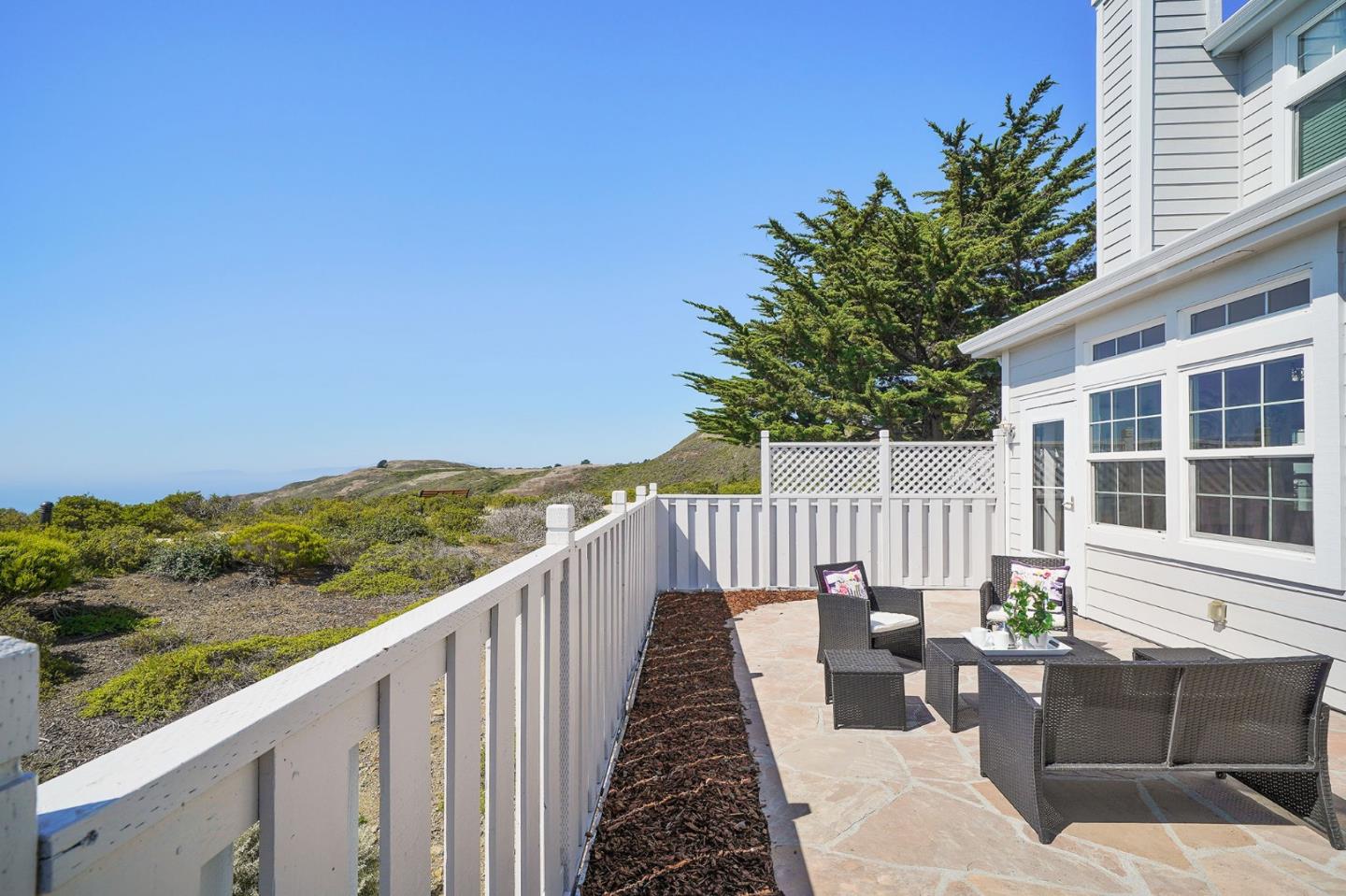 45 Outlook Circle Pacifica, CA 94044 - Photo 24 of 42 a view of balcony with couches