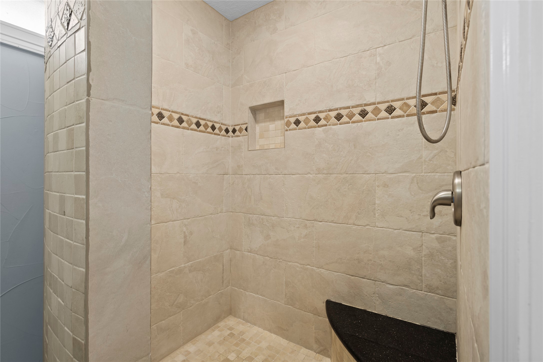 11546 Davidson Road Beaumont, TX 77705 - Photo 26 of 40 a bathroom with a shower