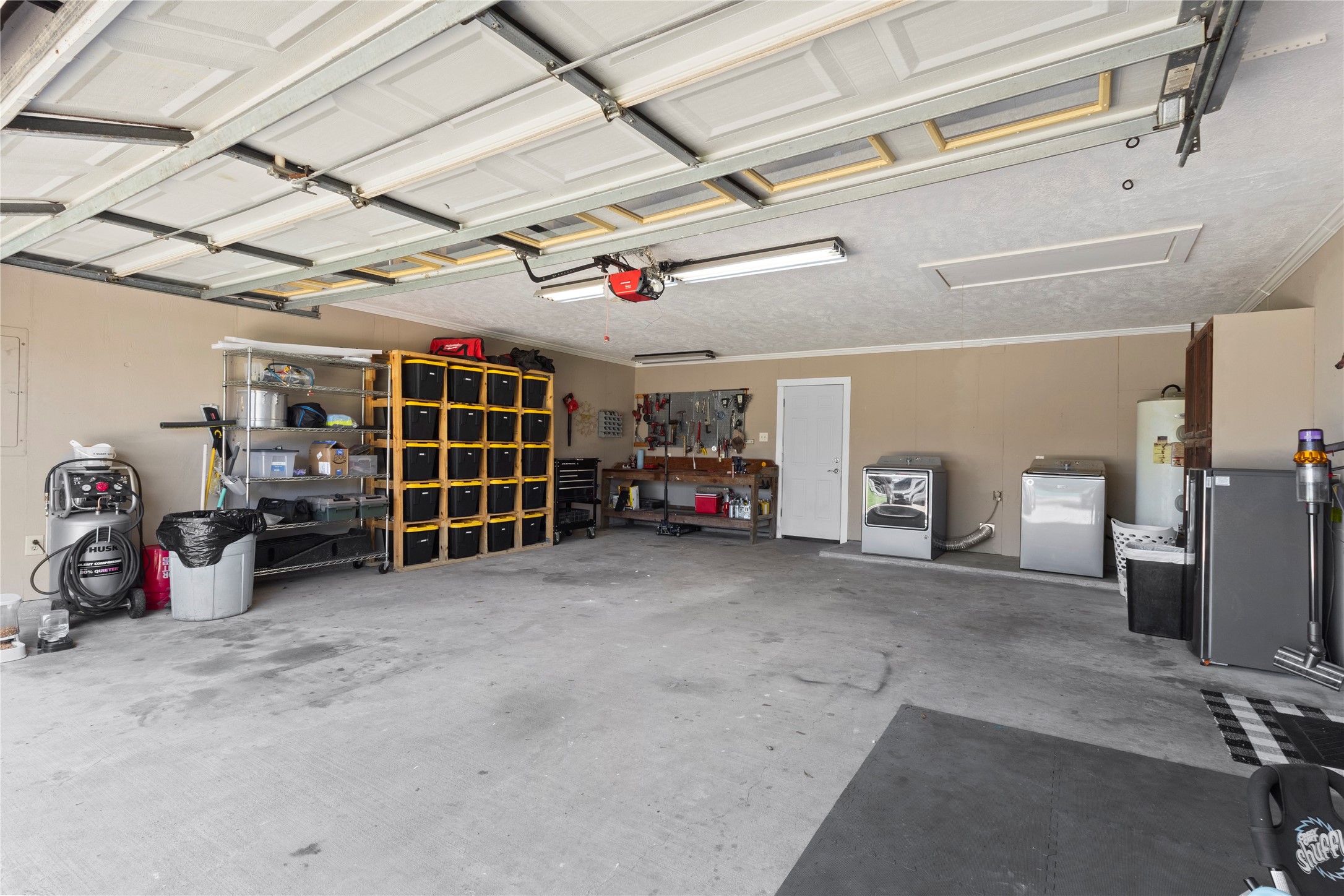 11546 Davidson Road Beaumont, TX 77705 - Photo 37 of 40 a view of a garage with furniture