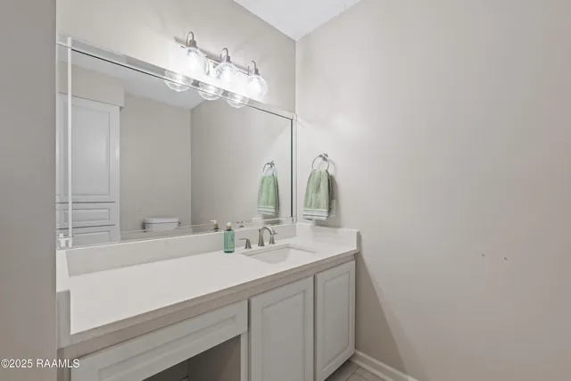 $1,700 | 115 Meadow Glen Drive, Youngsville, LA 70592