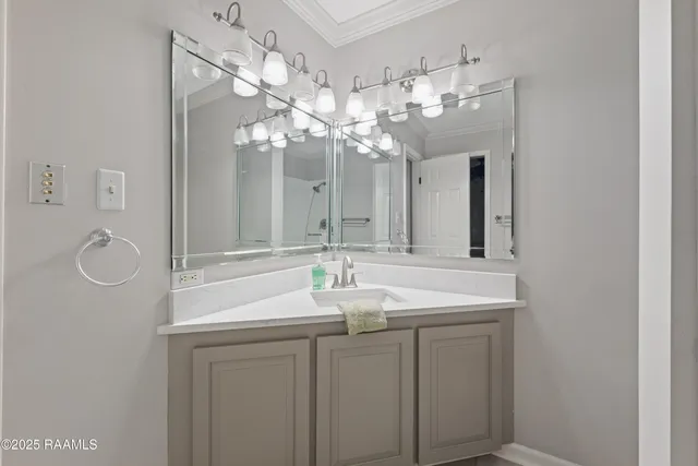 $1,700 | 115 Meadow Glen Drive, Youngsville, LA 70592