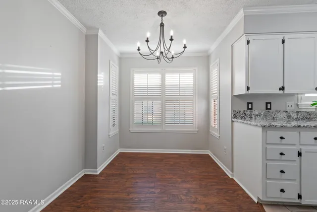 $1,700 | 115 Meadow Glen Drive, Youngsville, LA 70592