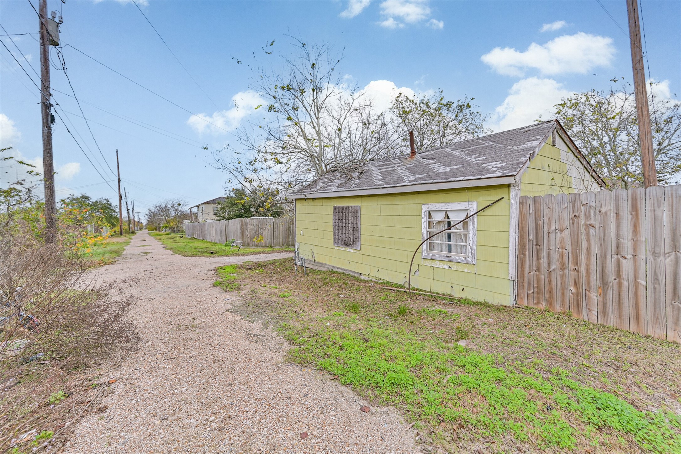707 West 5th Street Freeport, TX 77541 - Photo 18 of 18 a house view with a backyard space