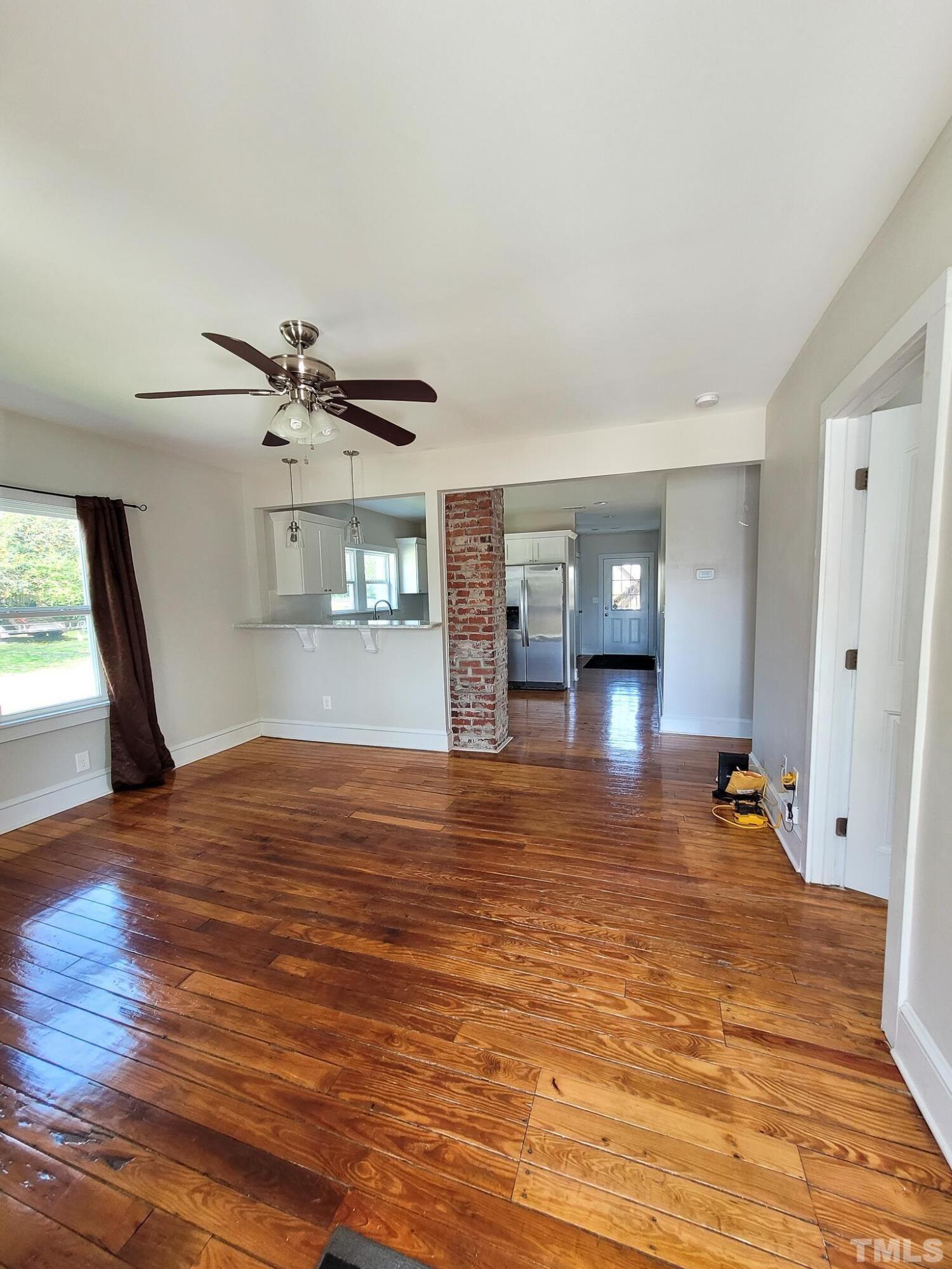 321 Bledsoe Avenue Raleigh, NC 27601 - Photo 4 of 32 Photo #4