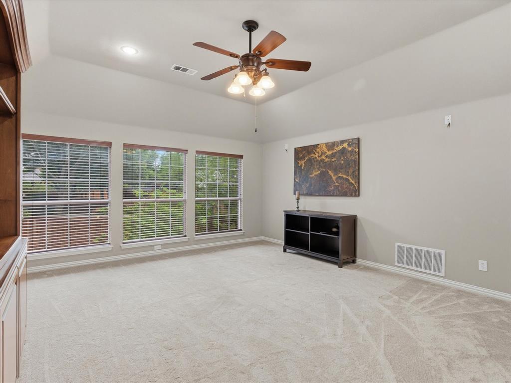 8330 Thatcher Road Lantana, TX 76226 - Photo 16 of 33