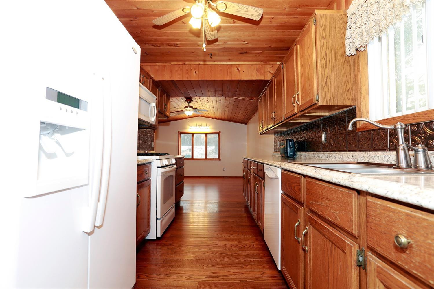 9380 Willow Road Willis, MI 48191 - Photo 4 of 42 Photo 4