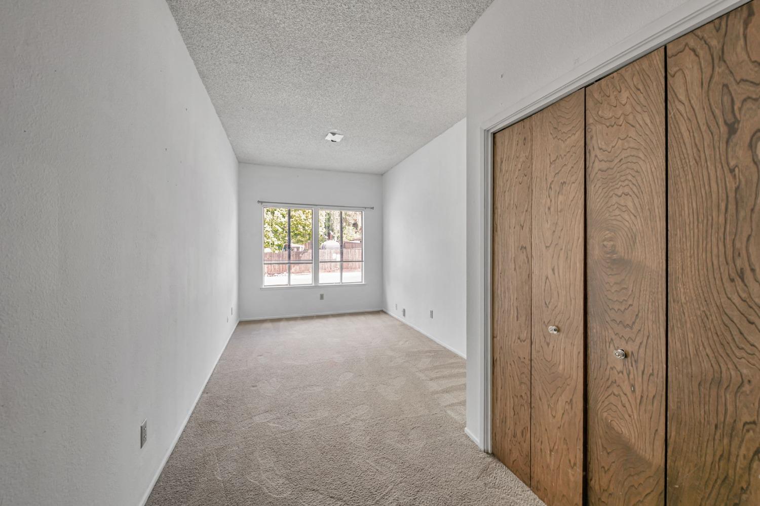 7822 Tamara Drive Fair Oaks, CA 95628 - Photo 13 of 28 a view of hallway with windows