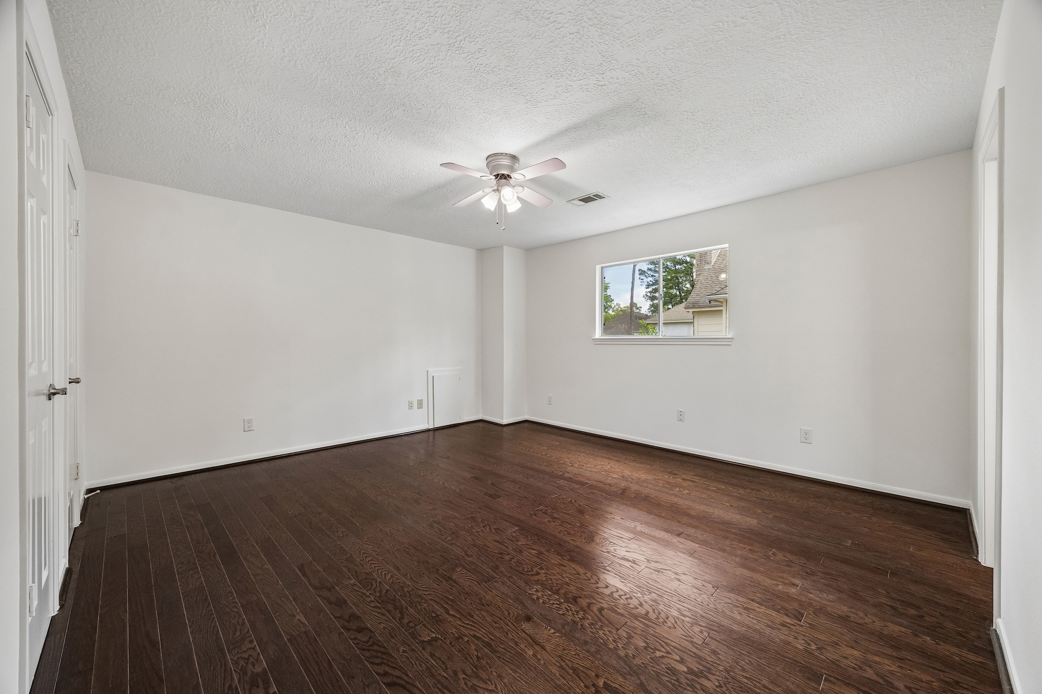 9718 Oxted Lane Spring, TX 77379 - Photo 29 of 38 Secondary bedroom number three connects directly to a full bathroom