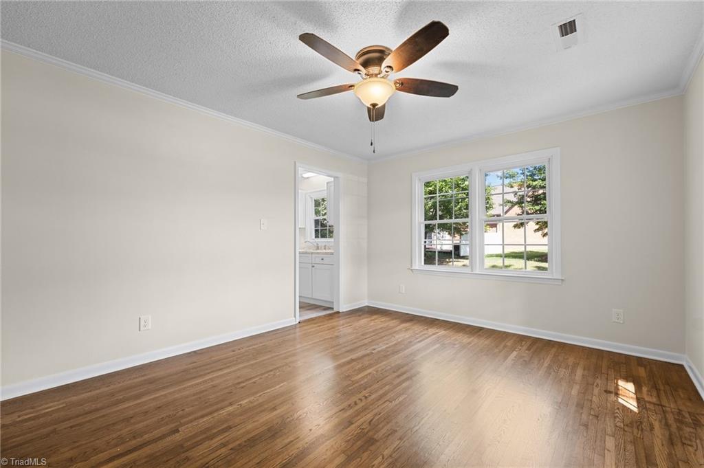 403 Snider Street High Point, NC 27265 - Photo 5 of 23 This living room is beside the kitchen - perfect place for guest(s) and entertaining.