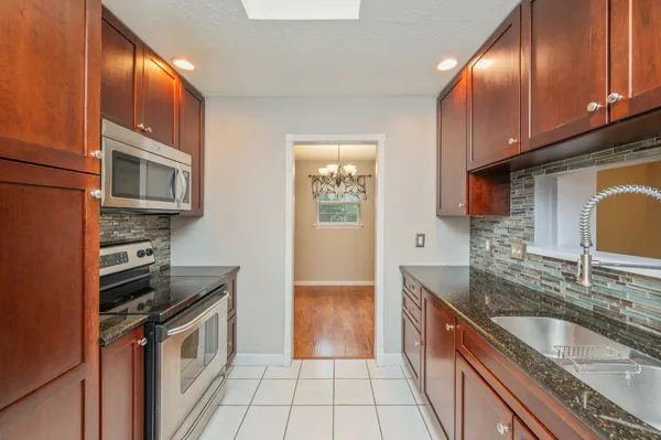 $2,300 | 1018 Valparaiso Boulevard, Niceville, FL 32578