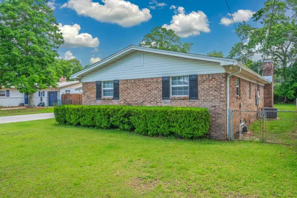 $2,300 | 1018 Valparaiso Boulevard, Niceville, FL 32578