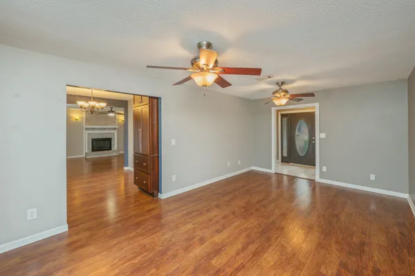 $2,300 | 1018 Valparaiso Boulevard, Niceville, FL 32578