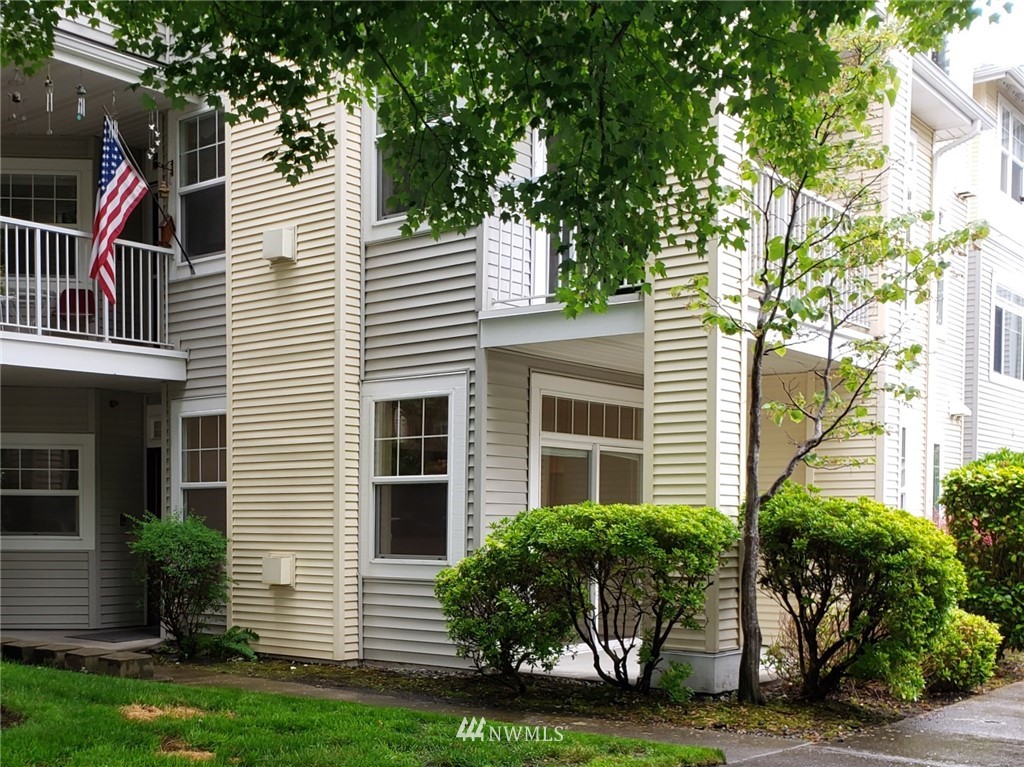 425 Talbot Road South, Unit 425D Renton, WA 98057 - Photo 1 of 16