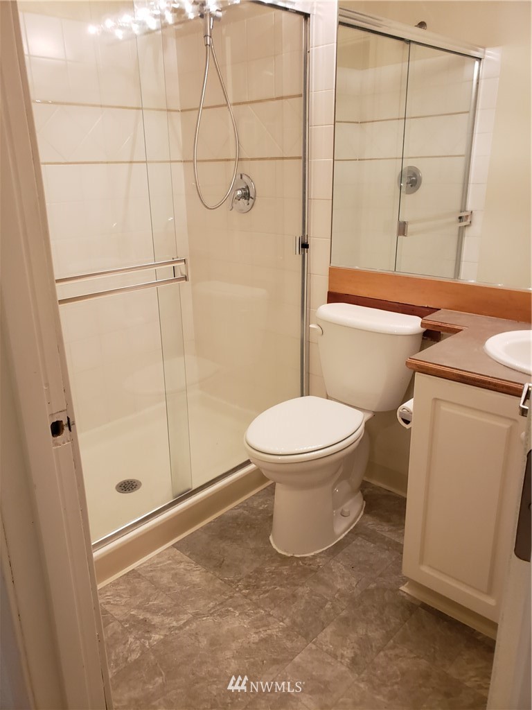 425 Talbot Road South, Unit 425D Renton, WA 98057 - Photo 13 of 16