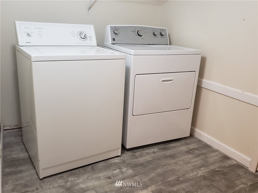 425 Talbot Road South, Unit 425D Renton, WA 98057 - Photo 14 of 16