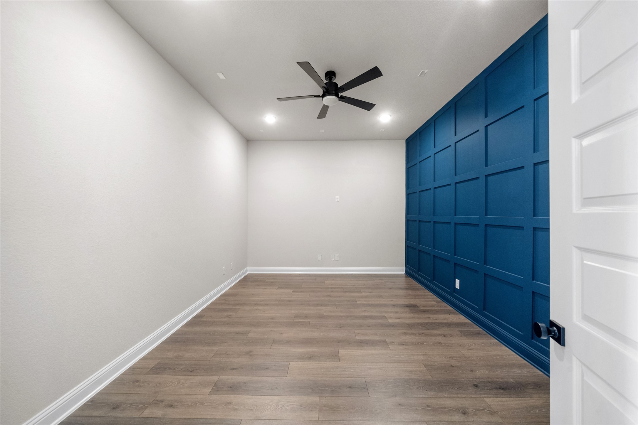 15464 Ringbill Way Magnolia, TX 77354 - Photo 8 of 37 an empty room with closet