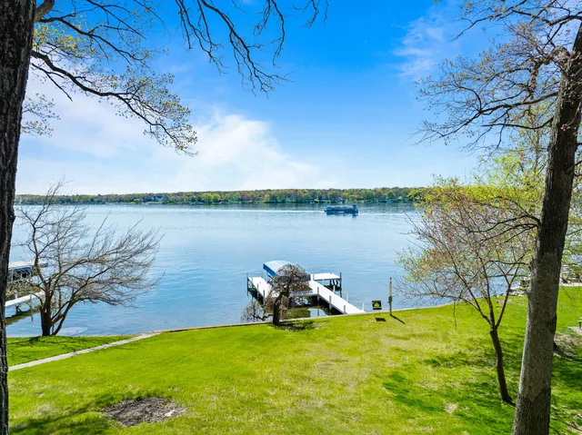 $2,595,000 | 2572 North Shore Drive, Delavan, WI 53115