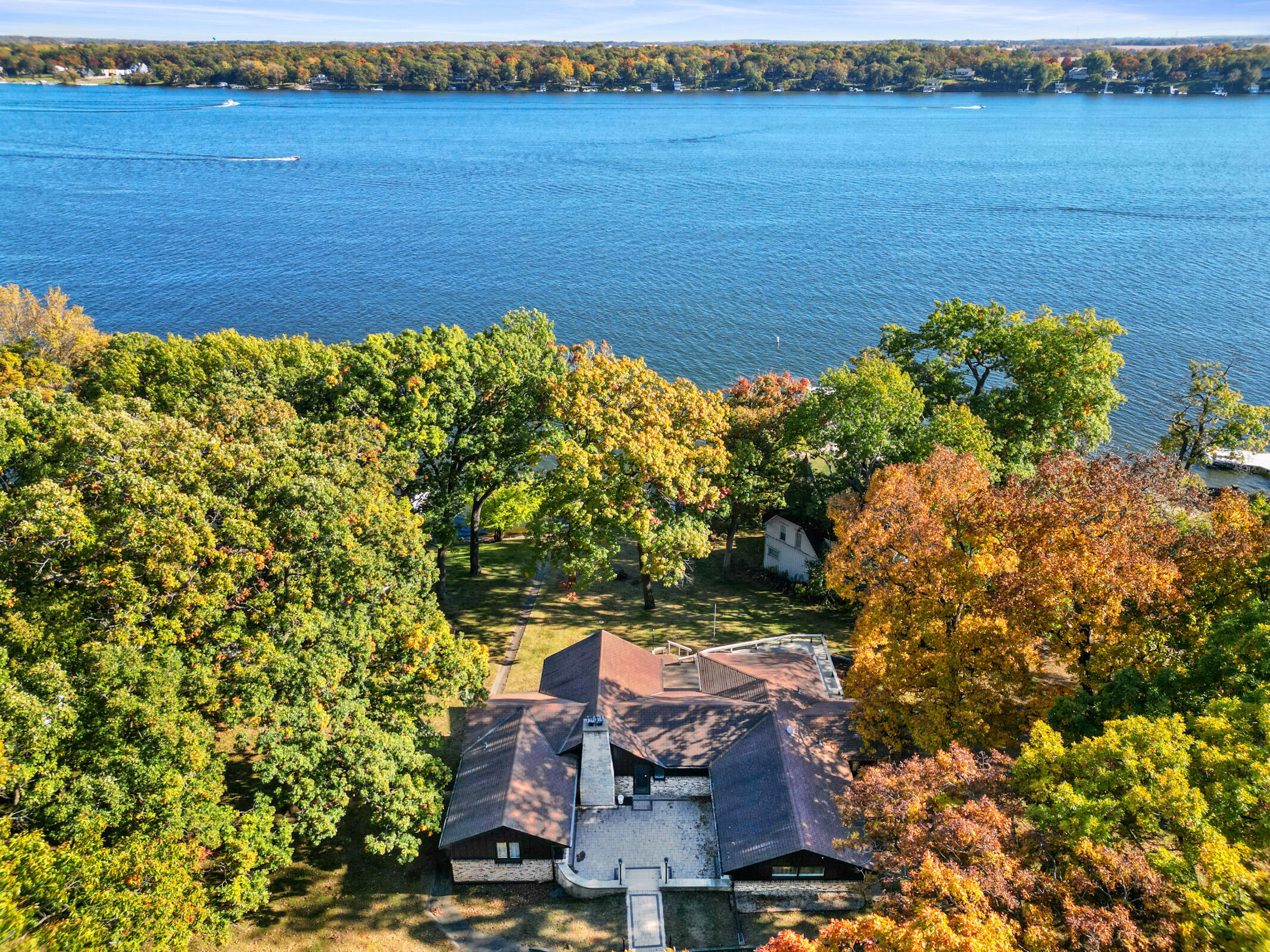 2572 North Shore Drive Delavan, WI 53115 - Photo 40 of 49 Aerial - Fall Colors & Lake