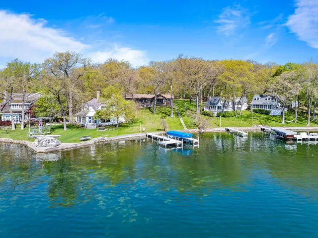 $2,595,000 | 2572 North Shore Drive, Delavan, WI 53115