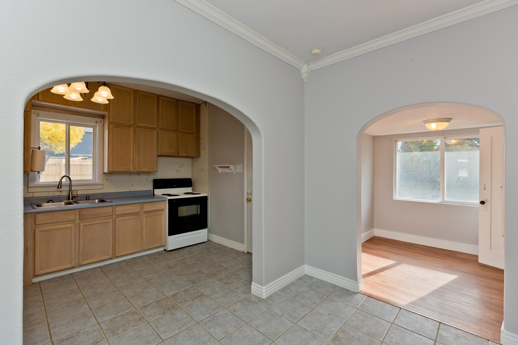 431 Pleasant Ridge Lane, Unit B Grand Junction, CO 81507 - Photo 12 of 20 a large kitchen with a dishwasher and a stove
