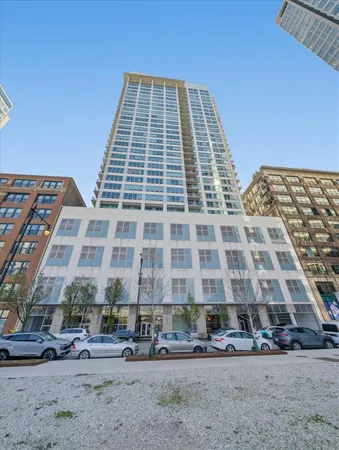 $2,400 | 701 South Wells Street, Unit 1002, Chicago, IL 60607