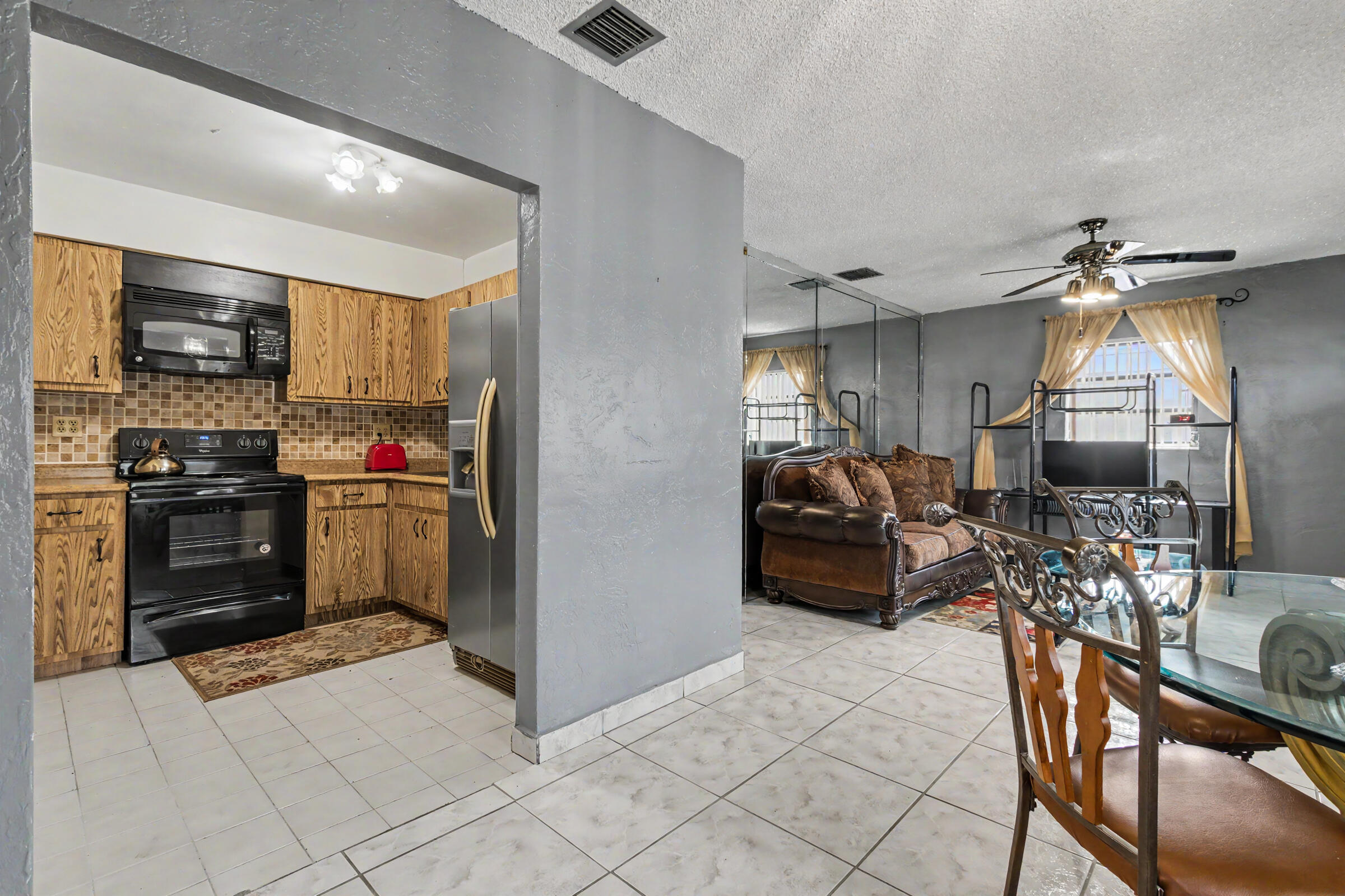 6417 Southwest 23rd Street Miramar, FL 33023 - Photo 26 of 45 6417-21