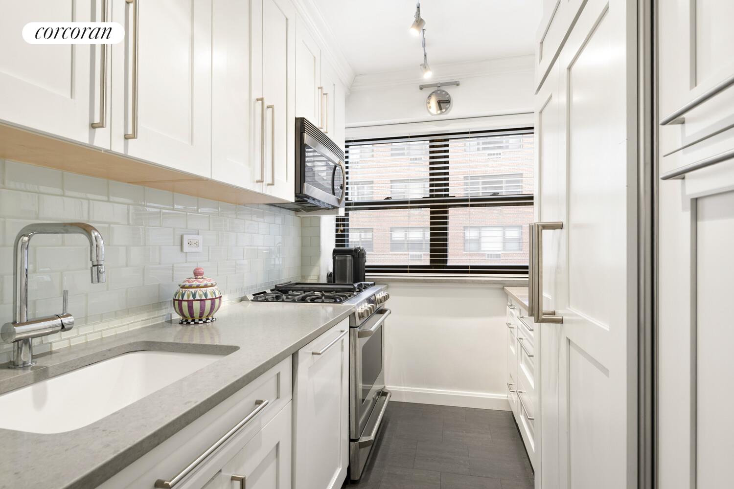 181 East 73rd Street, Unit 5F Manhattan, NY 10021 - Photo 3 of 7