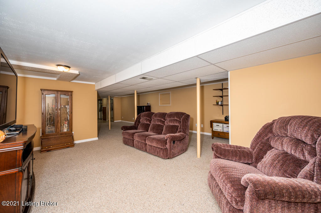 7902 Terry Road Louisville, KY 40258 - Photo 37 of 66 100 (16)