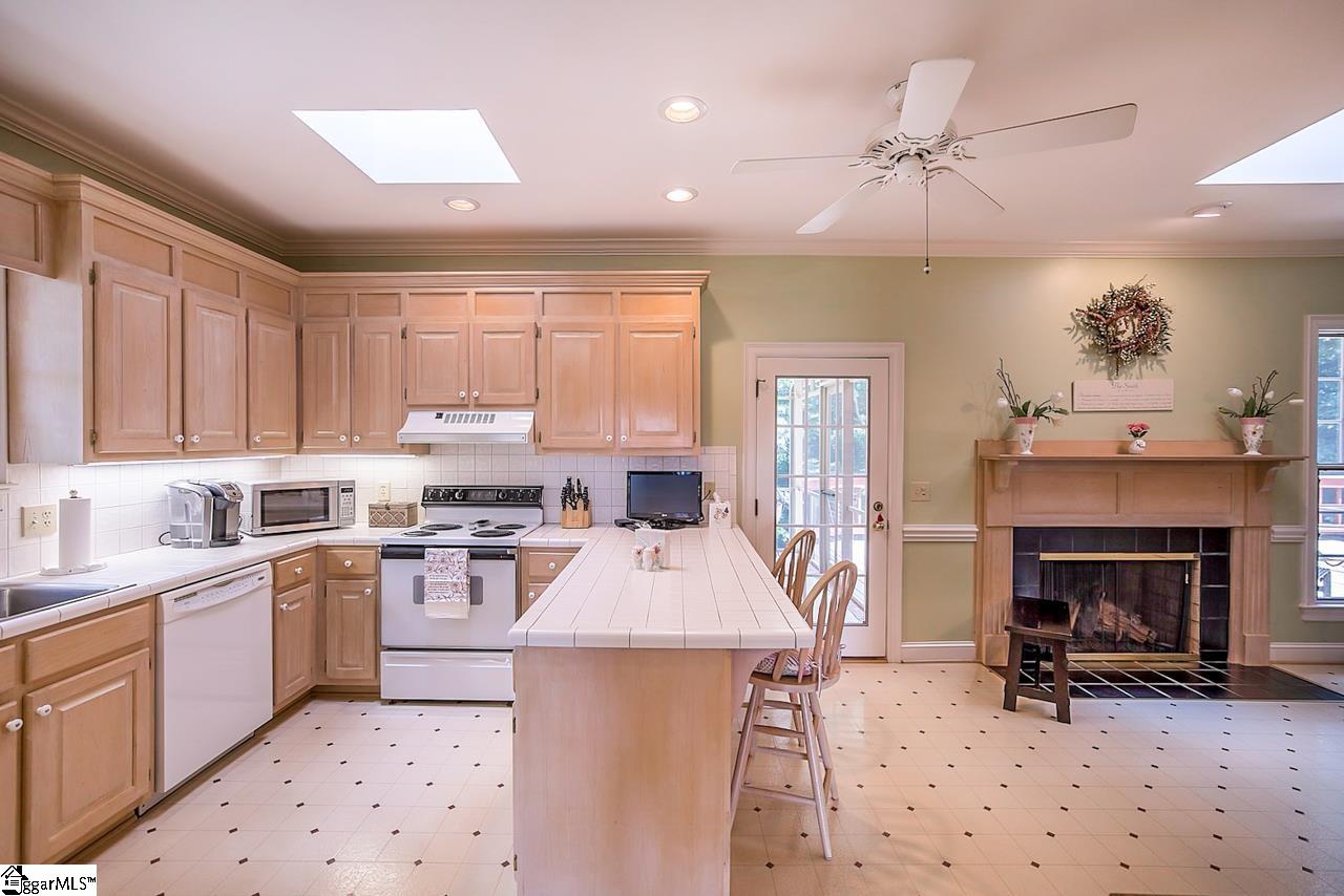 212 Ridge Way Simpsonville, SC 29680 - Photo 17 of 36