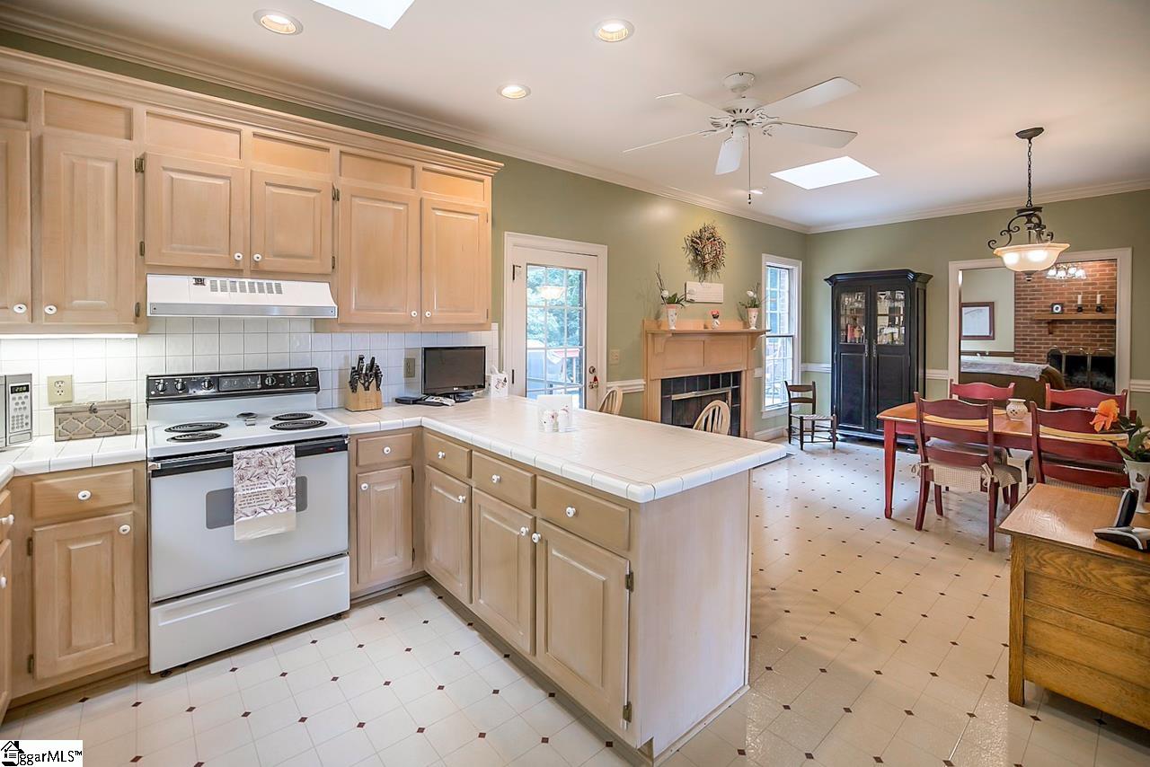 212 Ridge Way Simpsonville, SC 29680 - Photo 18 of 36