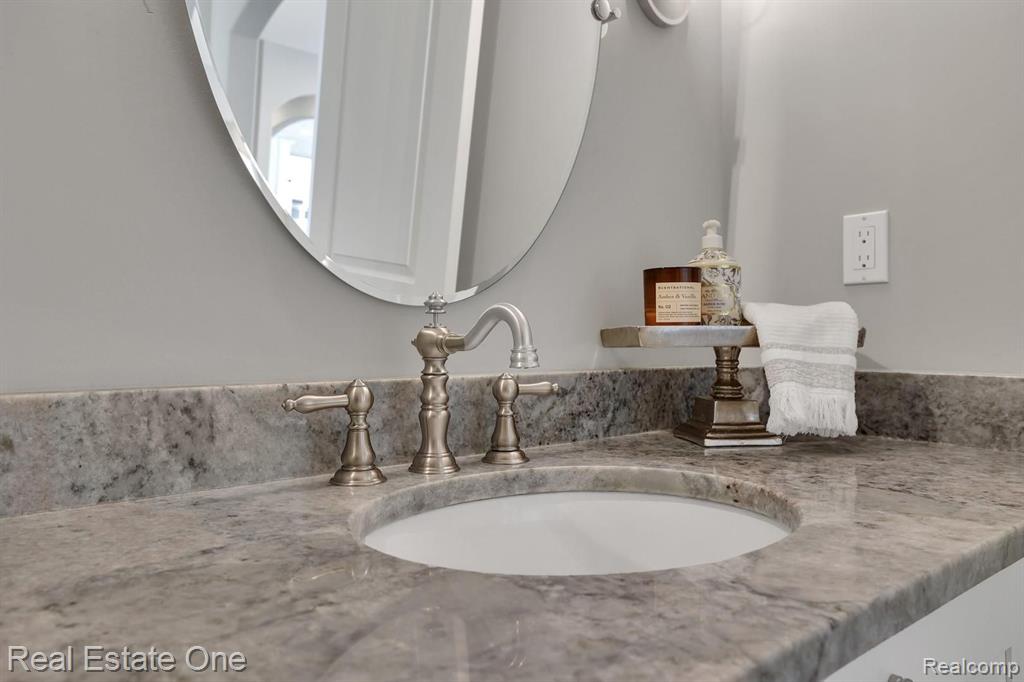 618 Robinson Drive Rochester Hills, MI 48307 - Photo 9 of 47