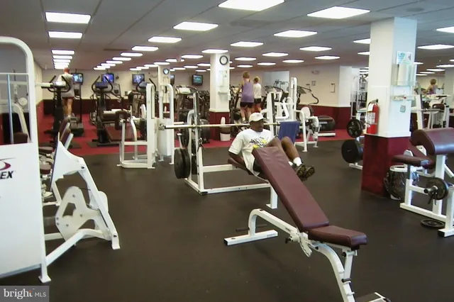 a view of a tennis court
