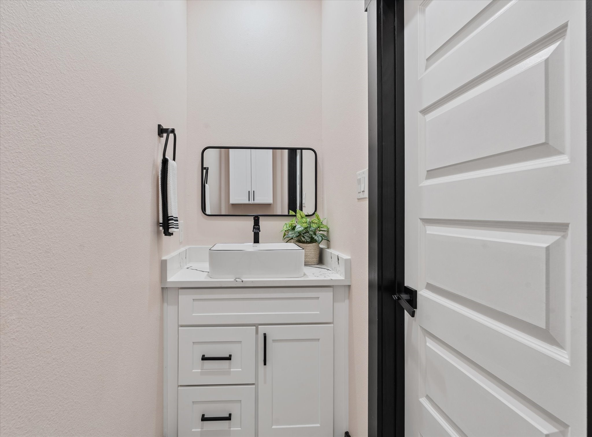 447 Sunset Trail Angleton, TX 77515 - Photo 7 of 41 Powder Room