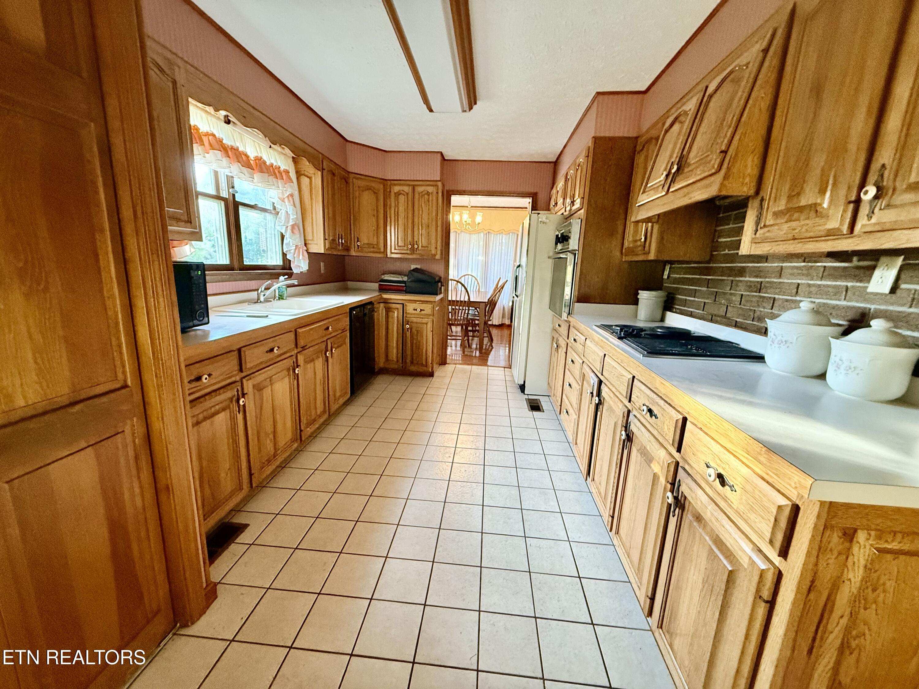 1317 Ridgeview Road Jonesville, VA 24263 - Photo 10 of 30 IMG_0796
