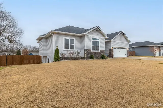 $499,900 | 216 Berkshire Drive, Poplar Bluff, MO 63901