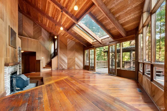 $1,299,000 | 2081 Joy Road, Occidental, CA 95465