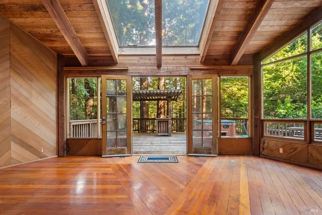 $1,299,000 | 2081 Joy Road, Occidental, CA 95465