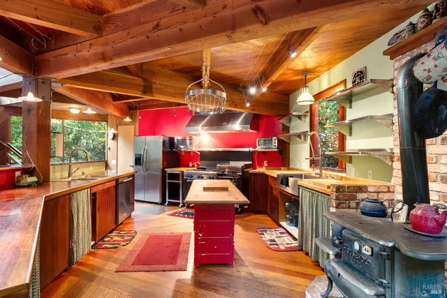 $1,299,000 | 2081 Joy Road, Occidental, CA 95465