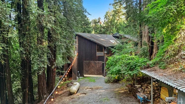 $1,299,000 | 2081 Joy Road, Occidental, CA 95465