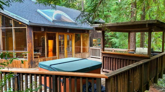 $1,299,000 | 2081 Joy Road, Occidental, CA 95465